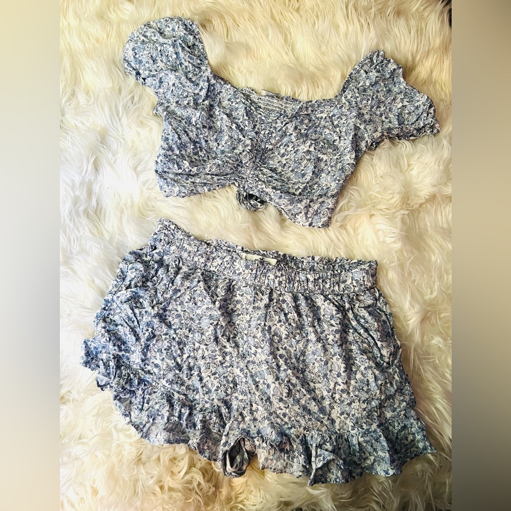 HollisterCo. 2 Piece Set